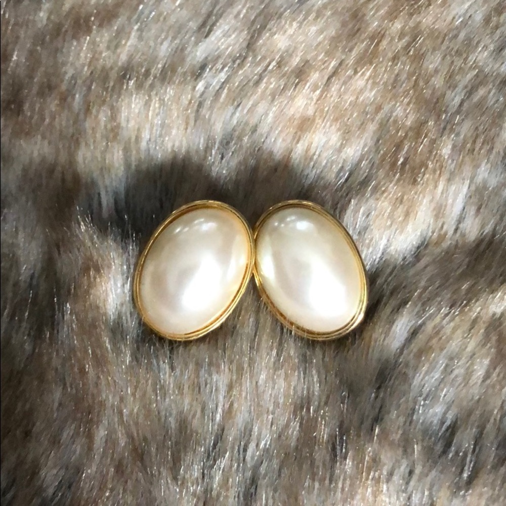 Pearl gold tones clip on earrings